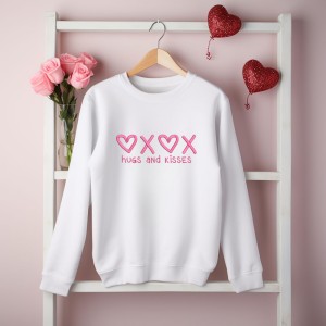 Child hugs and kisses sweater - White